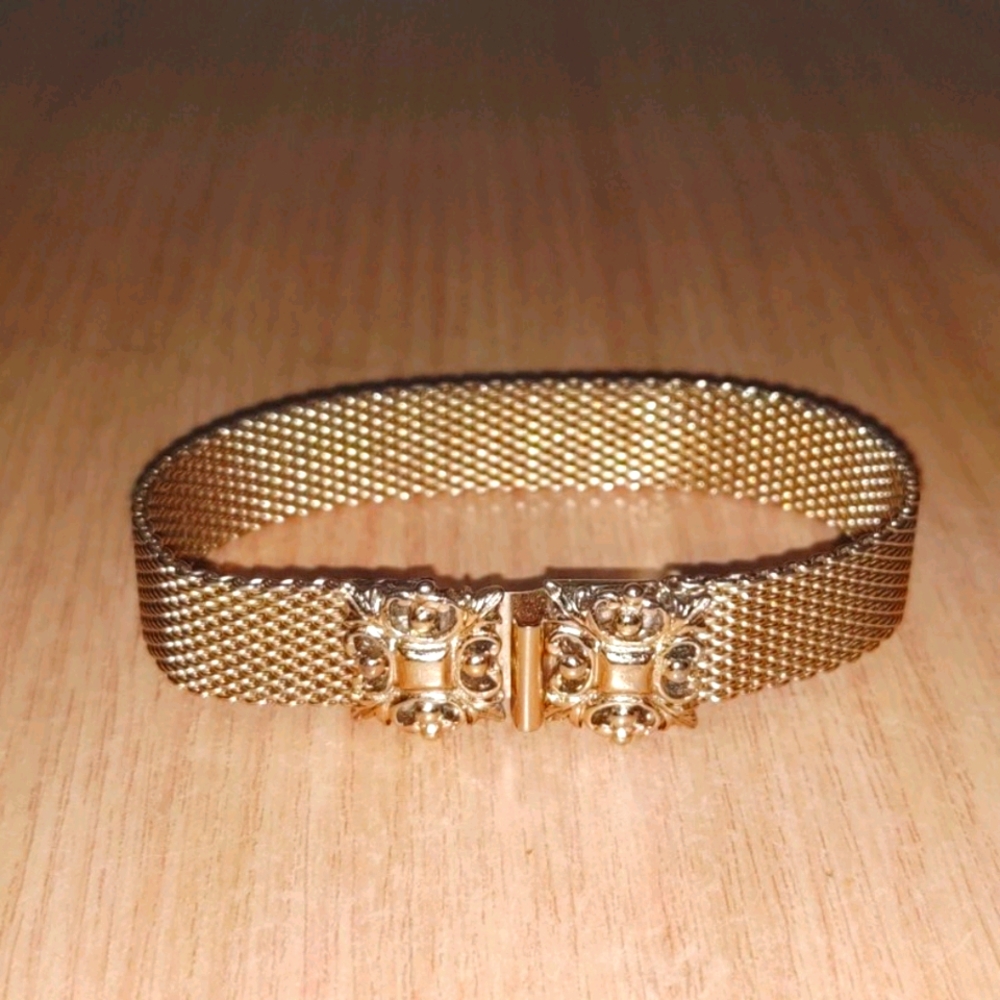 Vintage Bracelet Victorian Art Deco Gold Tone Mesh